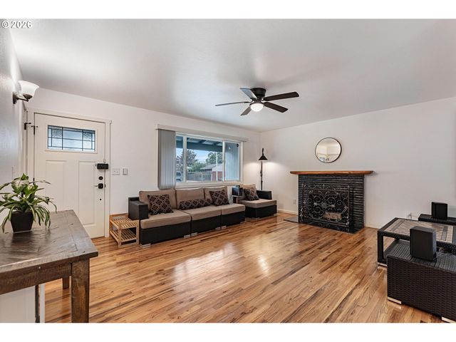15106 Se LINCOLN St, Portland, OR 97233