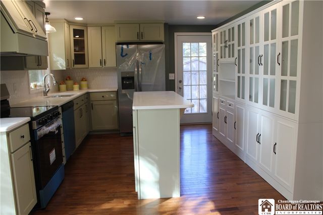 7 Hillcrest Drive, Pomfret, NY 14063