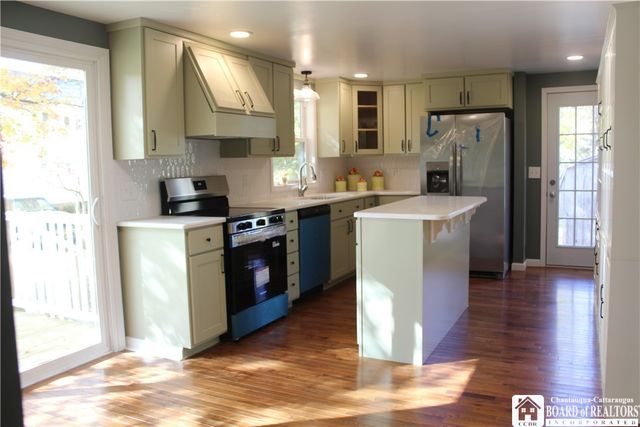 7 Hillcrest Drive, Pomfret, NY 14063