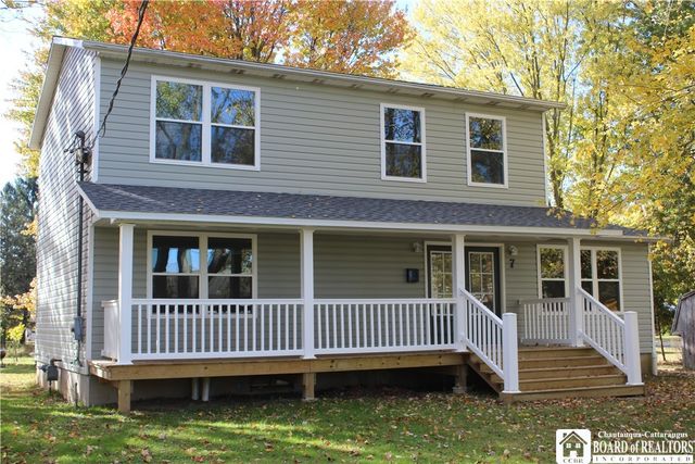 7 Hillcrest Drive, Pomfret, NY 14063