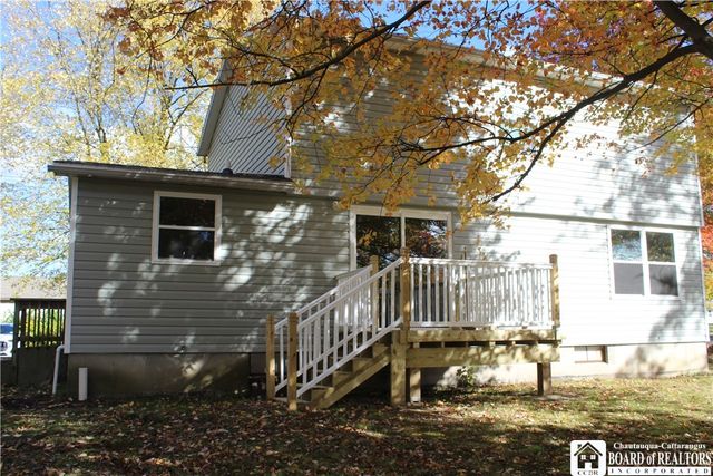 7 Hillcrest Drive, Pomfret, NY 14063