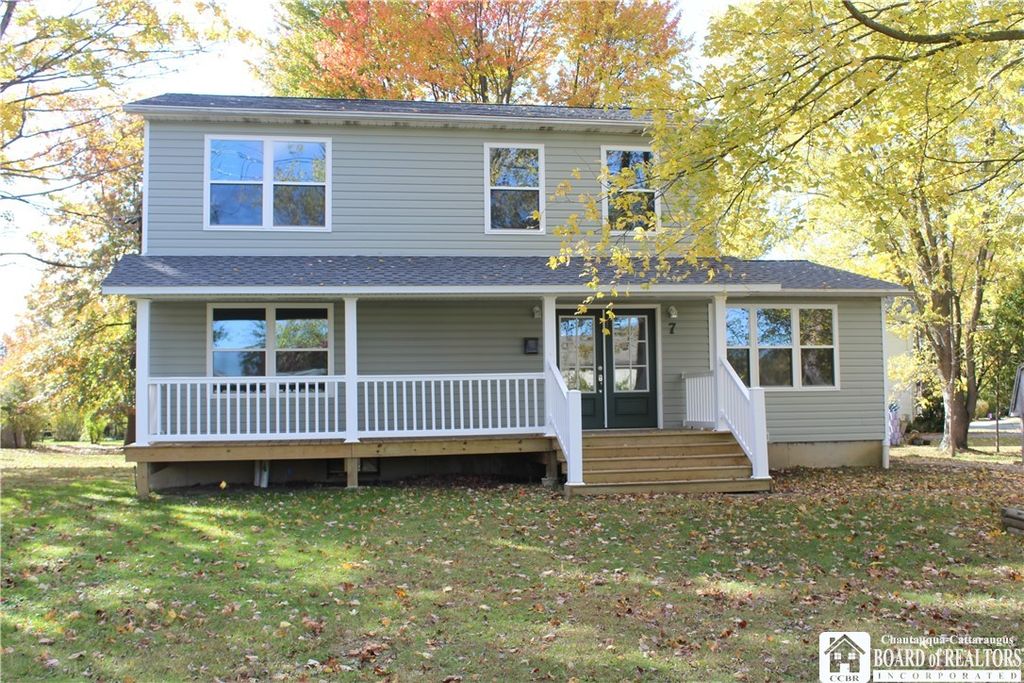 7 Hillcrest Drive, Pomfret, NY 14063