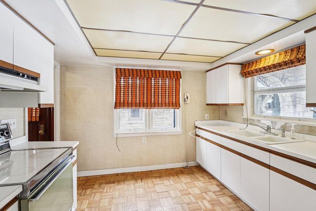 3760 N 42nd STREET, Milwaukee, WI 53216