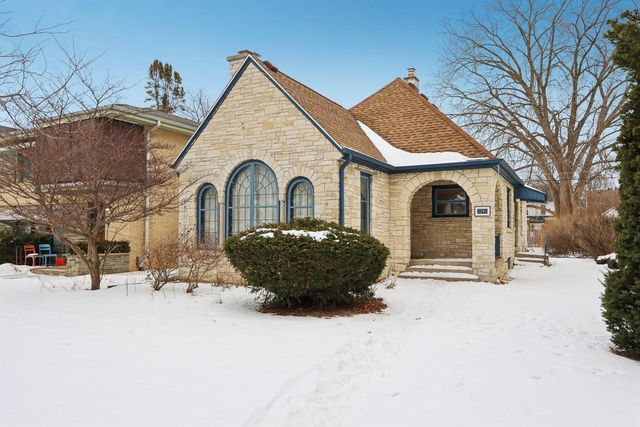 3760 N 42nd STREET, Milwaukee, WI 53216