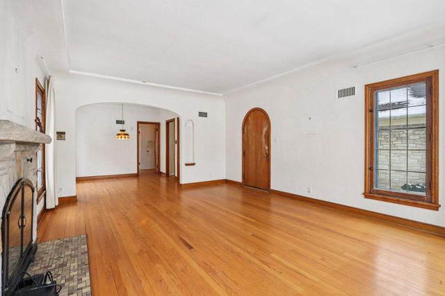 3760 N 42nd STREET, Milwaukee, WI 53216