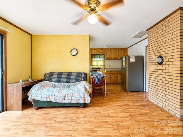 128 E Hilltop Drive, Gastonia, NC 28054