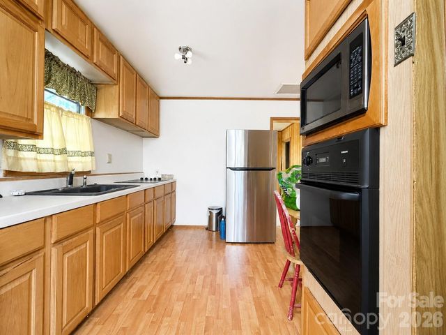 128 E Hilltop Drive, Gastonia, NC 28054