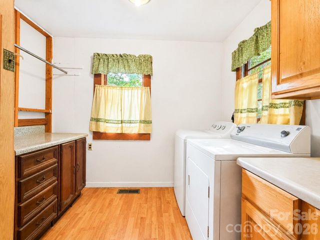 128 E Hilltop Drive, Gastonia, NC 28054