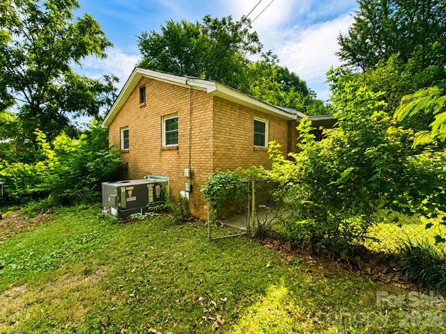 128 E Hilltop Drive, Gastonia, NC 28054
