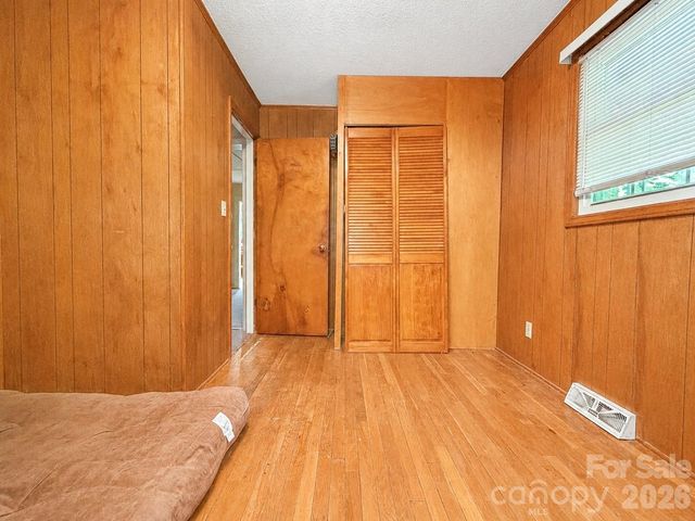 128 E Hilltop Drive, Gastonia, NC 28054