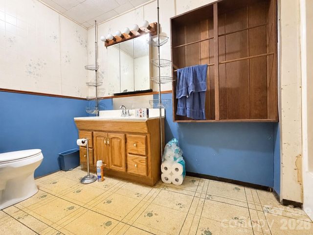 128 E Hilltop Drive, Gastonia, NC 28054