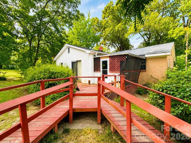 128 E Hilltop Drive, Gastonia, NC 28054
