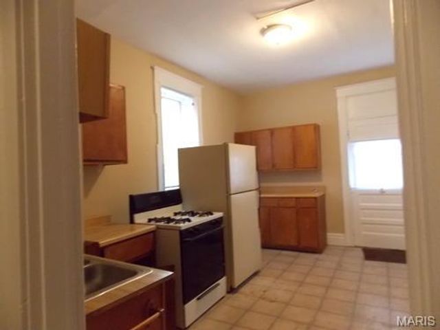 213 E GARFIELD Street E B, Belleville, IL 62220