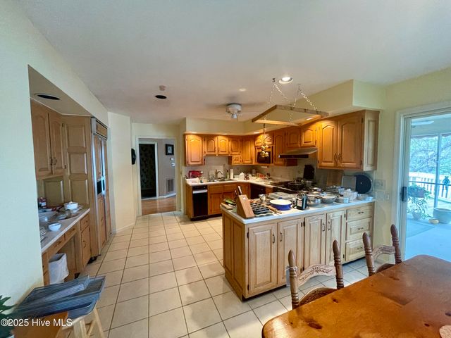 1050 Burning Tree Road, Pinehurst, NC 28374