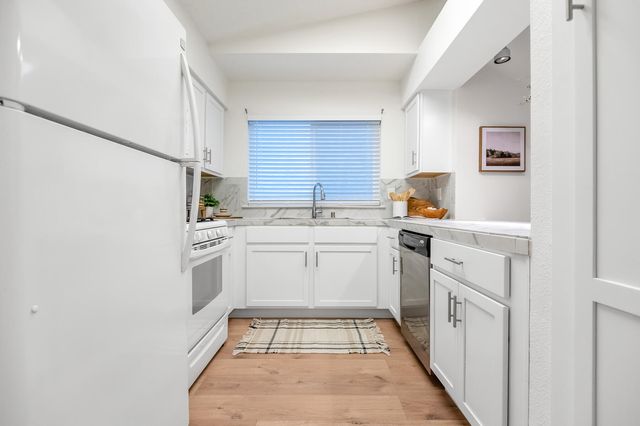 1924 S Cain Street, Visalia, CA 93292