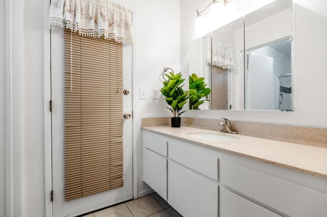 1924 S Cain Street, Visalia, CA 93292