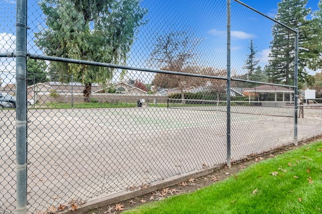 1924 S Cain Street, Visalia, CA 93292