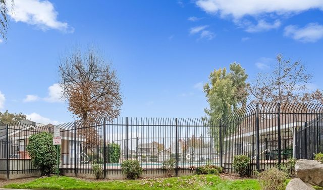 1924 S Cain Street, Visalia, CA 93292