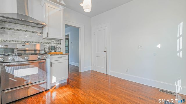 1210 Laurel Avenue, Bridgeport, CT 06604