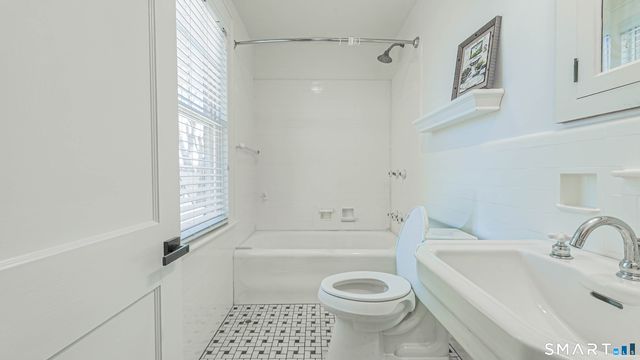 1210 Laurel Avenue, Bridgeport, CT 06604