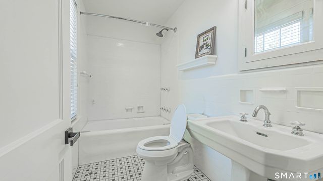 1210 Laurel Avenue, Bridgeport, CT 06604