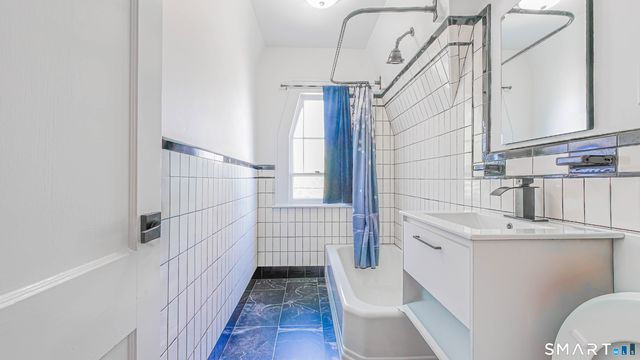 1210 Laurel Avenue, Bridgeport, CT 06604