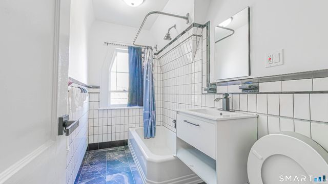 1210 Laurel Avenue, Bridgeport, CT 06604