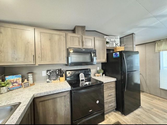 1575 County Road B RD, Lexington, TX 78947