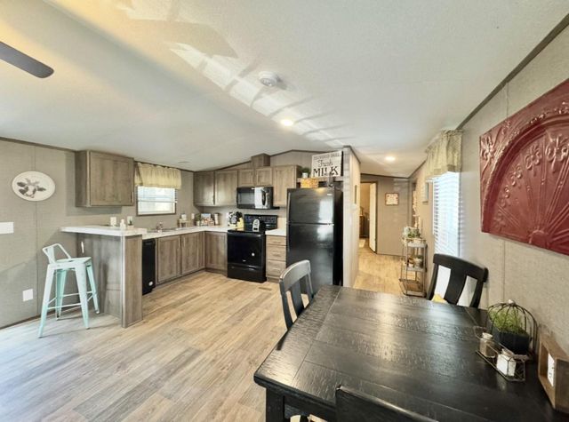 1575 County Road B RD, Lexington, TX 78947