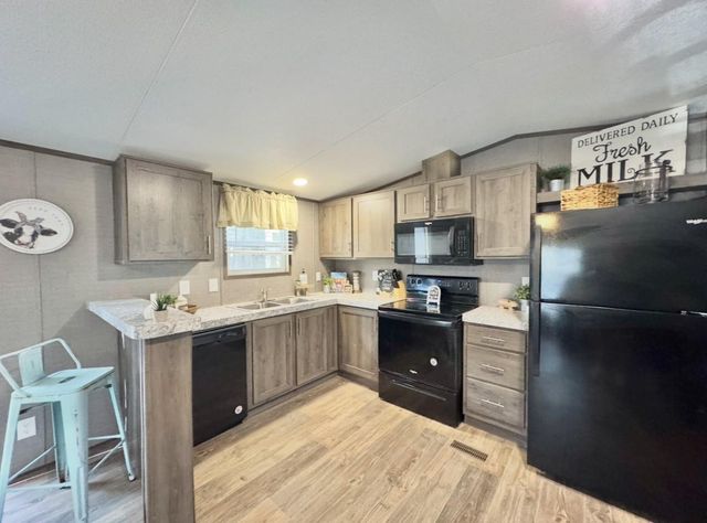 1575 County Road B RD, Lexington, TX 78947