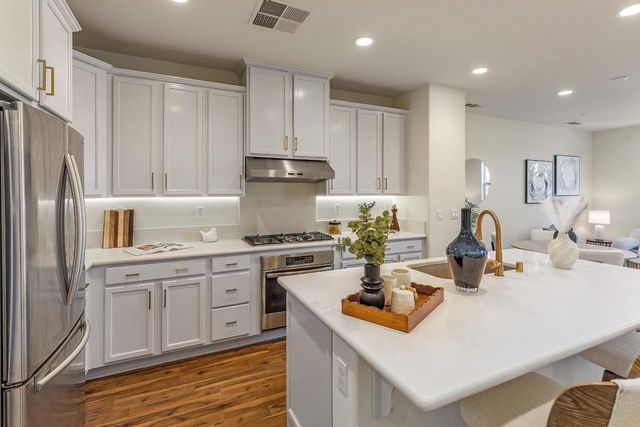 391 Charles Morris Terrace, Sunnyvale, CA 94085