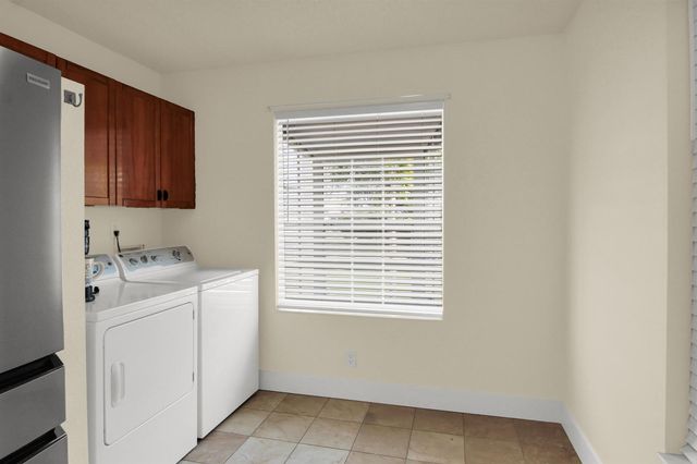 4692 LAKESIDE Circle, West Palm Beach, FL 33417