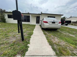 2750 NW 172nd Ter, Miami Gardens, FL 33056