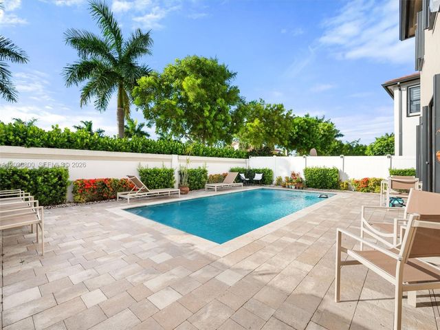 3577 W 106th Terrace, Hialeah, FL 33018