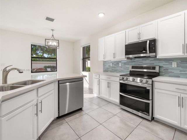 3577 W 106th Terrace, Hialeah, FL 33018