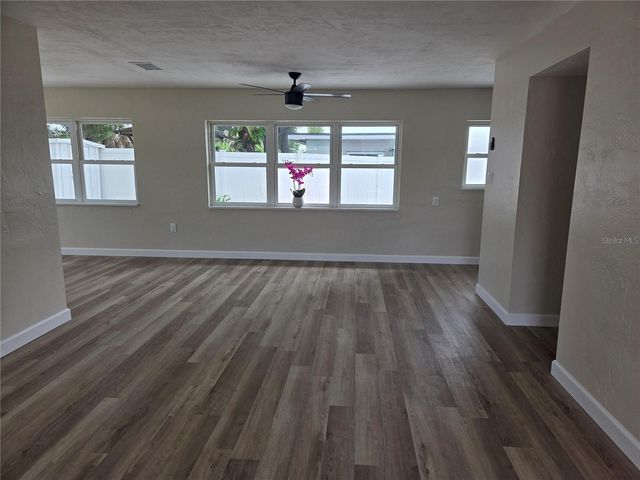 3066 66TH WAY N, St Petersburg, FL 33710