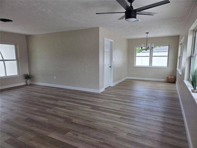 3066 66TH WAY N, St Petersburg, FL 33710