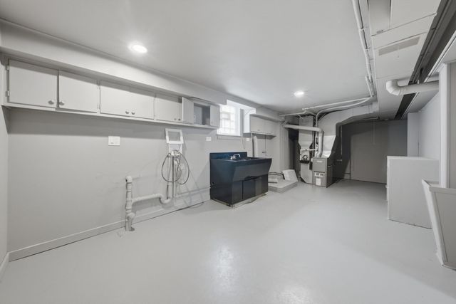 8004 S Richmond Street, Chicago, IL 60652