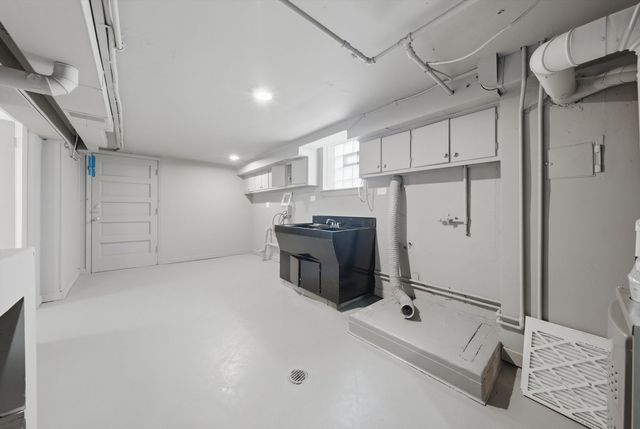 8004 S Richmond Street, Chicago, IL 60652