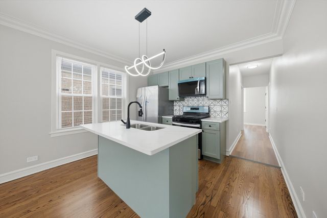 8004 S Richmond Street, Chicago, IL 60652
