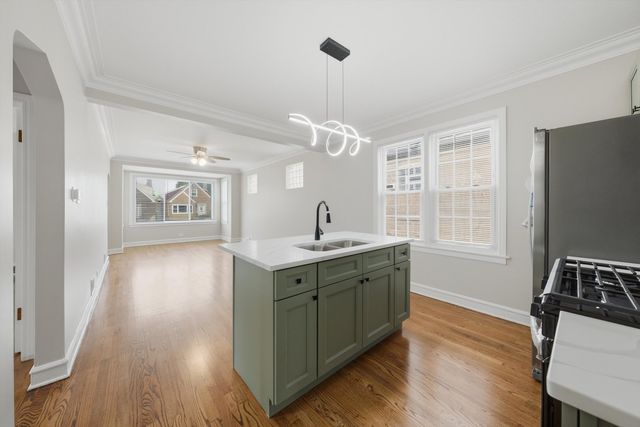 8004 S Richmond Street, Chicago, IL 60652