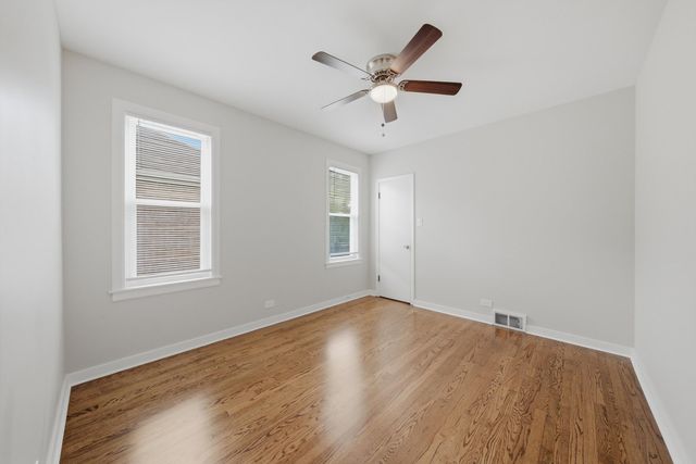 8004 S Richmond Street, Chicago, IL 60652