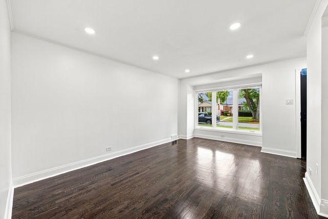117 Morris Avenue, Bellwood, IL 60104