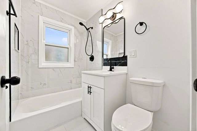117 Morris Avenue, Bellwood, IL 60104