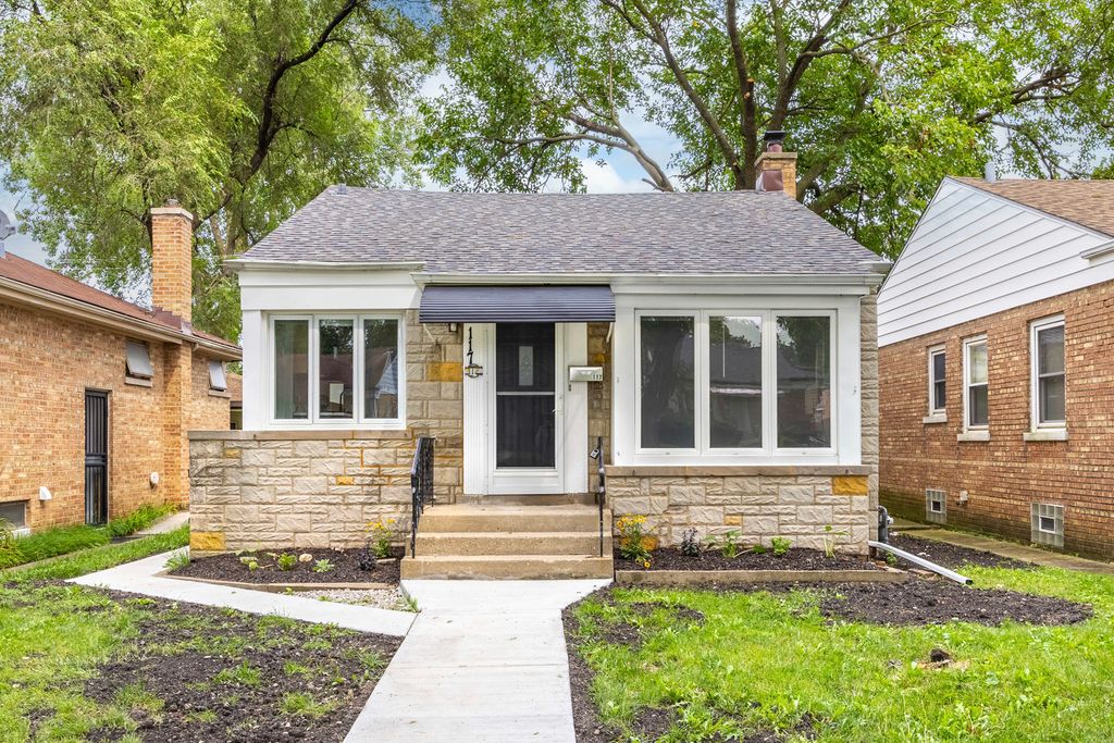 117 Morris Avenue, Bellwood, IL 60104