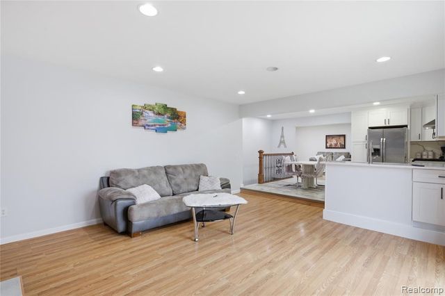 3088 Gloucester Drive, Sterling Heights, MI 48310