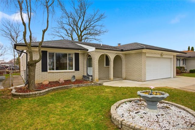 3088 Gloucester Drive, Sterling Heights, MI 48310