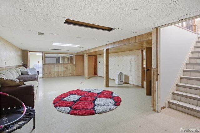 3088 Gloucester Drive, Sterling Heights, MI 48310