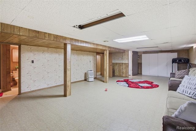 3088 Gloucester Drive, Sterling Heights, MI 48310