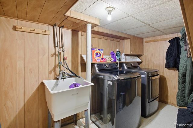 3088 Gloucester Drive, Sterling Heights, MI 48310